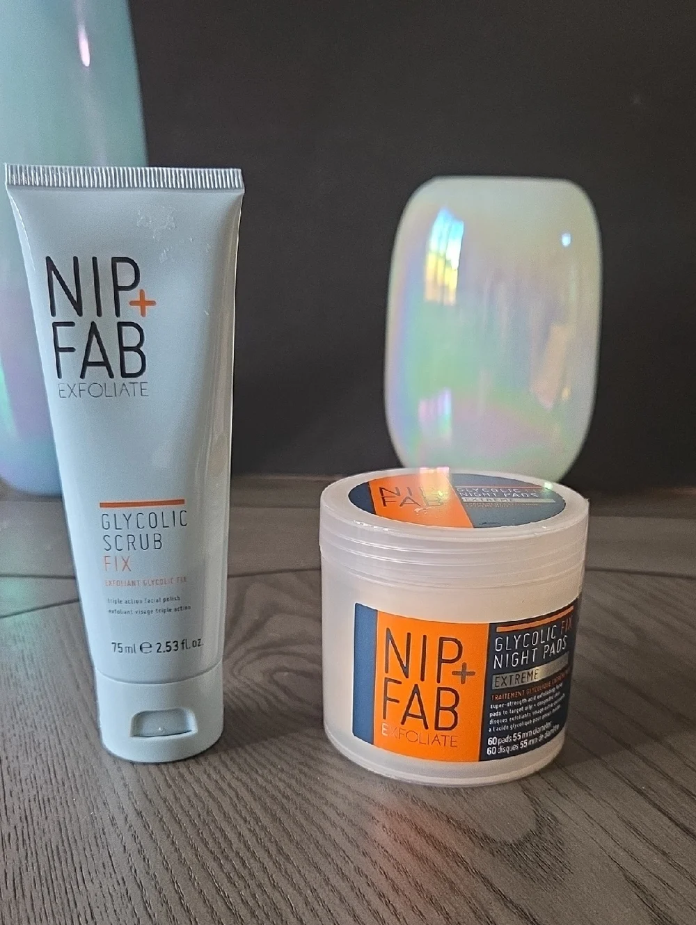 Nip + Fab Glycolic Fix Scrub Fix & Nip + Fab Glycolic Fix Night Pads Extreme Set